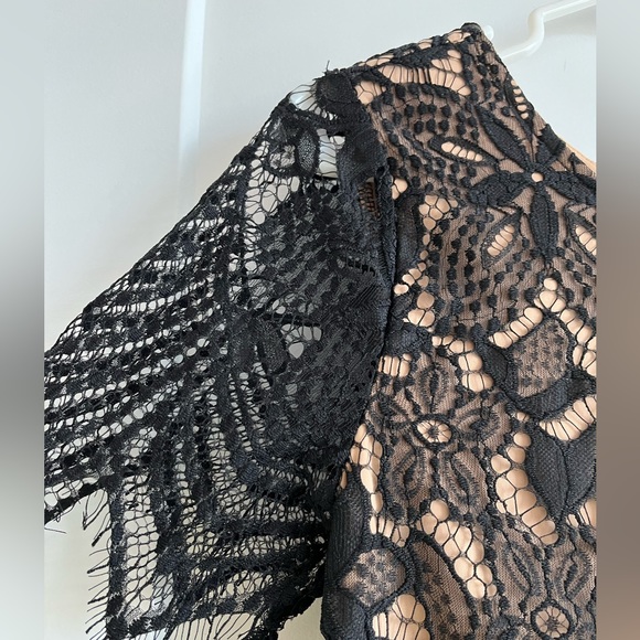 EXPRESS Black eyelash lace top - Picture 2 of 4